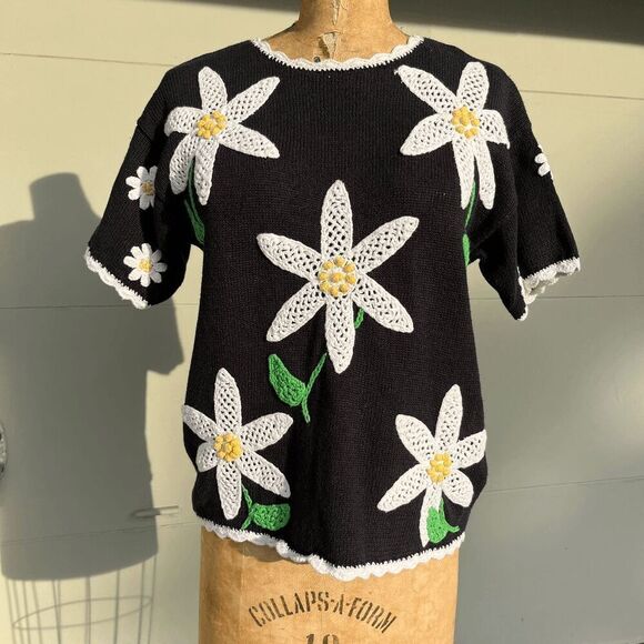 Vintage Tops - Vintage BellePointe Black Knit Top with Crochet Daisy Appliqués - Retro Floral C